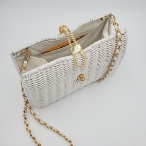Picnic white basket purse